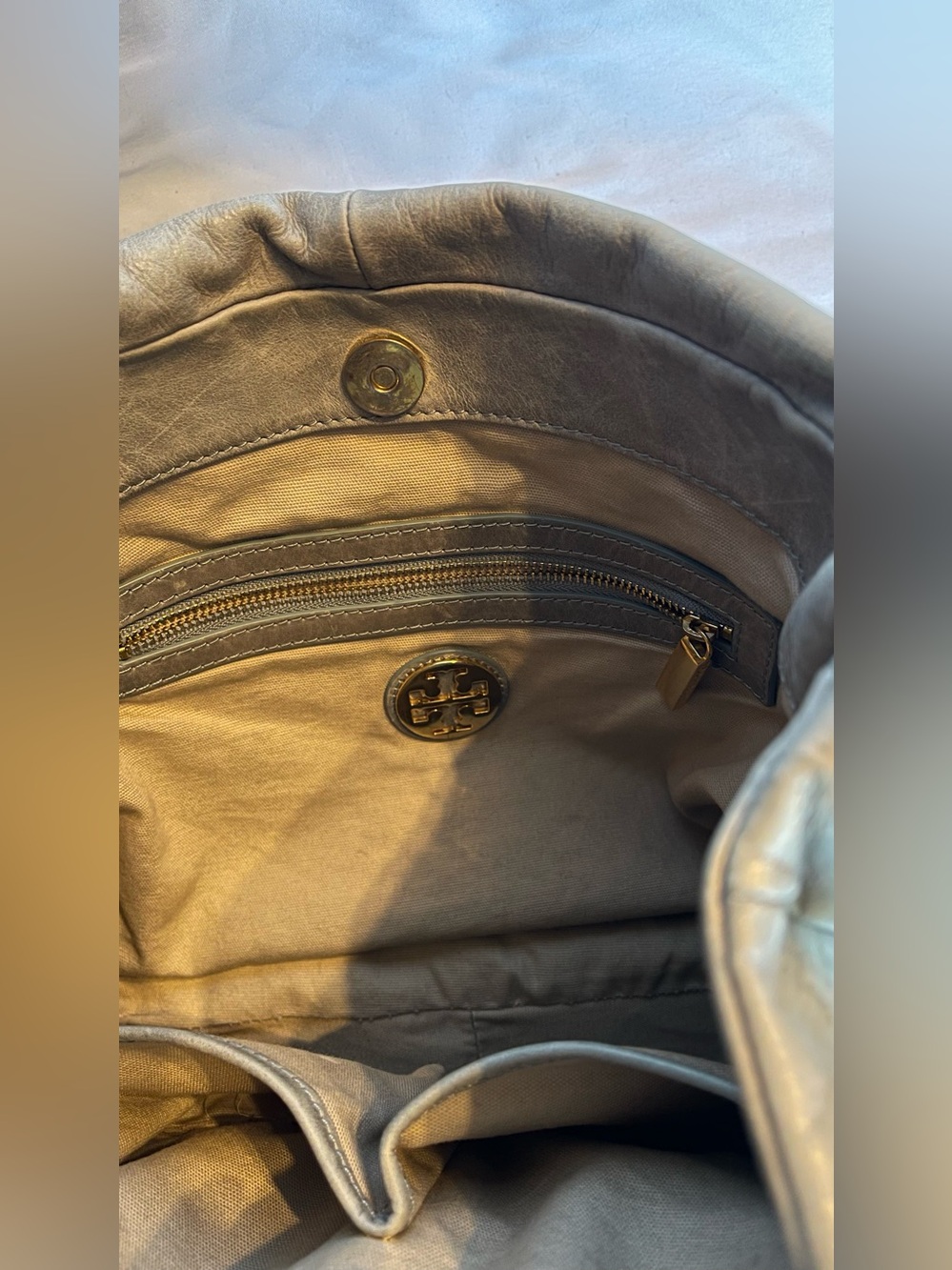 Tory Burch Olive Green Leather Hobo Bag - Picture 10 of 11